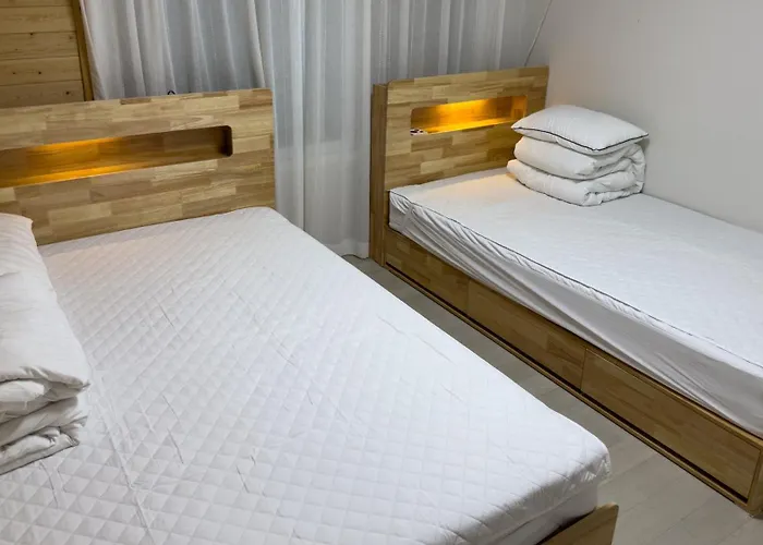 Lombard House Hostel *