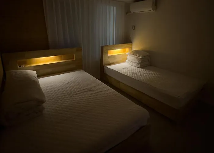 Lombard House Hostel