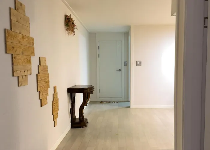 Lombard House Hostel *
