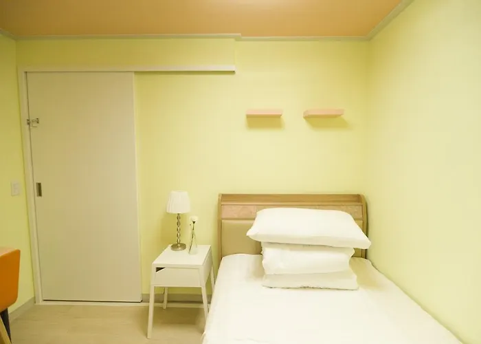Lombard House Hostel