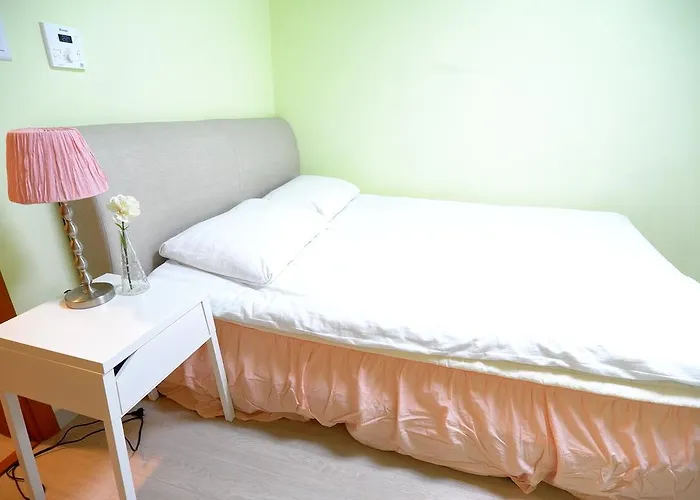 Lombard House Hostel *