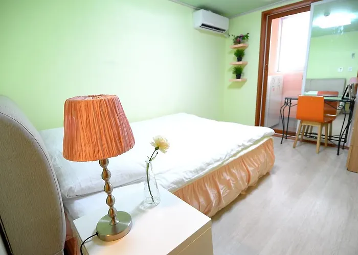 Lombard House Hostel