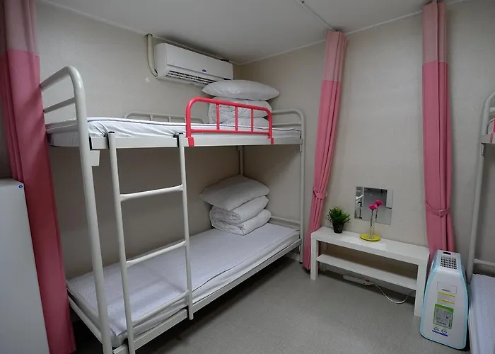 Lombard House Hostel