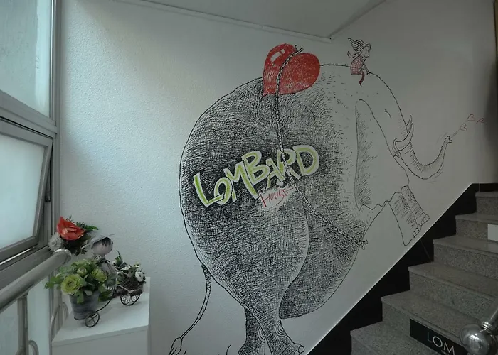 Lombard House *